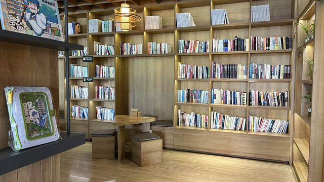 泊入畫境,心棲湖畔:惠西湖畔的悠閒時光 泊入畫境,心棲湖畔:惠西湖畔的悠閒時光