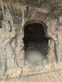 伊闕山水，龍門石窟