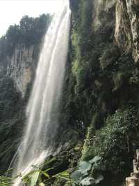 興義必打卡！穿越地球裂縫的瀑布仙境！   交通出行 地址：貴州省黔西南布依族苗族自治州興