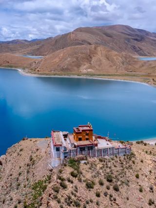 Yamdrok Lake: A Blue Love Letter on the Snowy Plateau, Healing the Soul