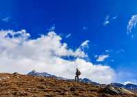 雪山之眸：野馬海子與貢嘎山系的冬日對話