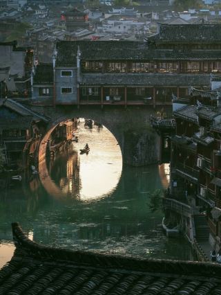 Phoenix Ancient Town One-Day Tour Guide