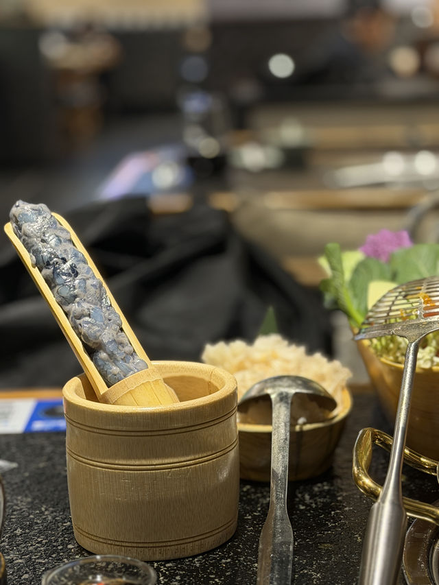 北京也能吃到現舂的！雲南野果酸湯火鍋，一口酸到景邁山