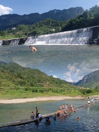 遠くに行く必要なし！徳江のこの穴場の秘境には癒し系の碧い水が広がる湾がある