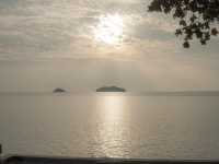 ทะเลสวย หาดใสในวันหยุดกับเอวาเกาะช้าง