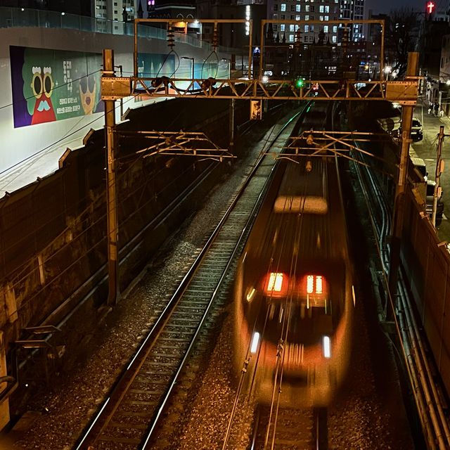 감성있는 서울 야경 명소, 지하철 1호선 회기역 근처🚉