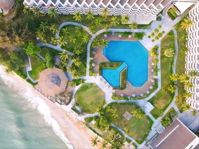 โรงแรมสวยติดชายหาดบรรยากาศดีเหมาะสำหรับทุกวัย
