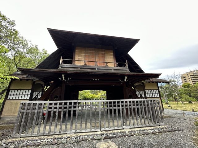光源氏ゆかりの地 渉成園