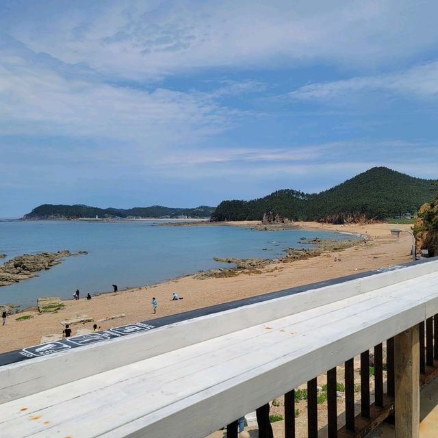 예쁜 파도리 해수욕장이 한눈에, 해피준 카페🍹