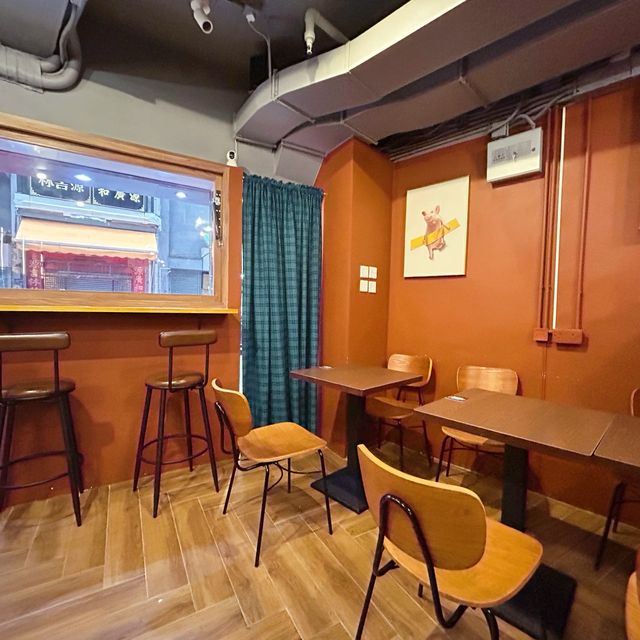 特工主題豬扒專門店🐷
