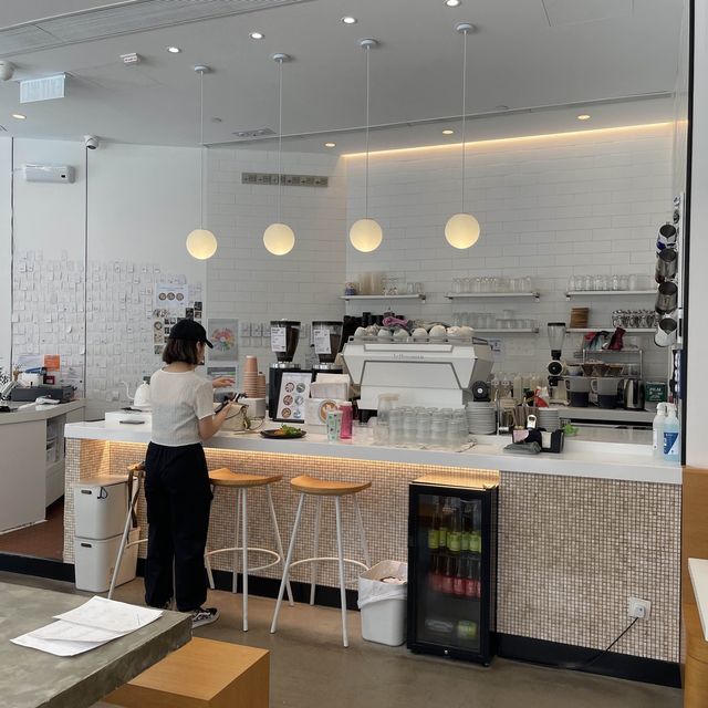 鬧市中的CHILL CAFÉ