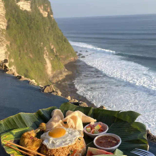 Uluwatu 懸崖日落美景餐廳