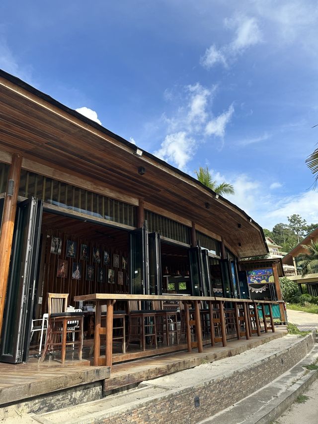 คาเฟ่ฟีลกู้ด สุดไพรเวท ที่ไก่แบ้รีสอร์ท 