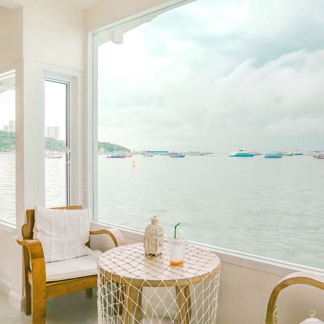 คาเฟ่ริมทะเลพัทยา ฟีลเกาหลี เกาใจ! ชิลล์ เวอร์