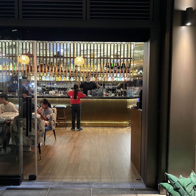 比歡樂氣氛籠罩著既墨西哥餐廳❤️