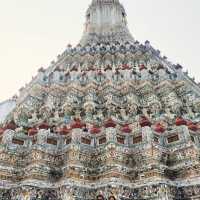 Beautiful sunset with amazing temple views 