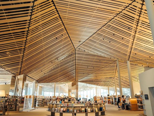 建築が素敵すぎる図書館　那須塩原市図書館 みるる
