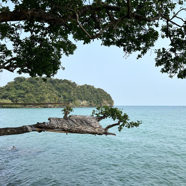 Tew Lay Bar หาดไร่เลย์ 