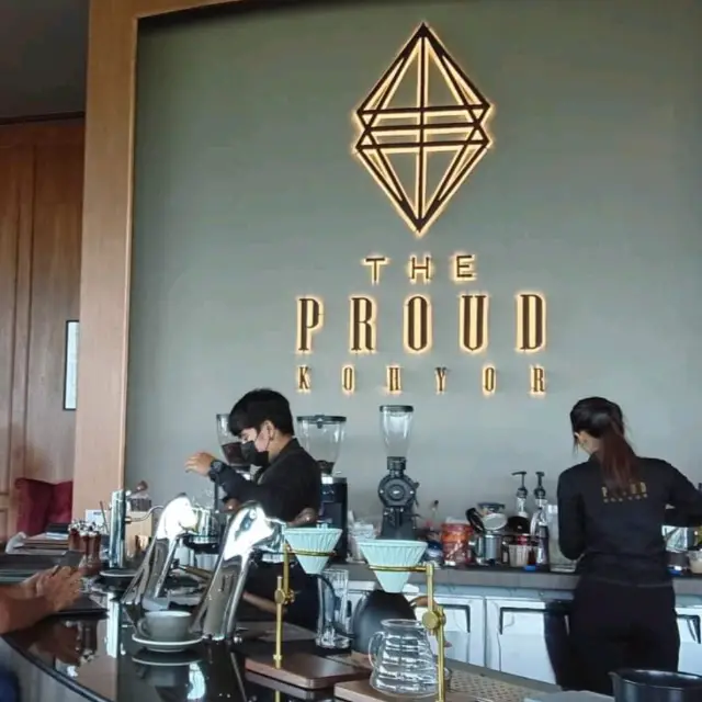 จิบกาแฟ แลวิวเล @ The Proud Kho Yor