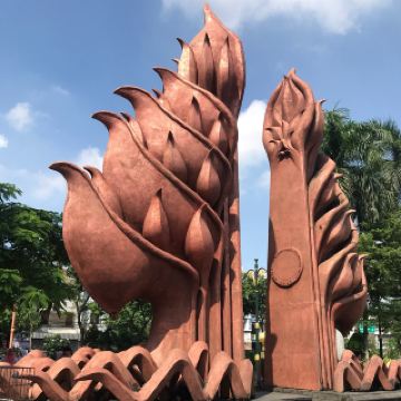 ✨อนุสาวรีย์วีรบุรุษและพิพิธภัณฑ์ 10 พฤศจิกายน สุราบายา✨