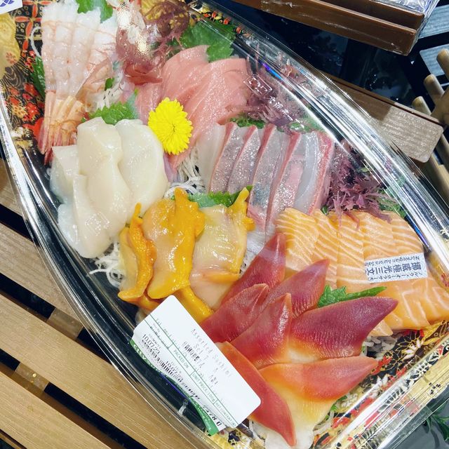 冰芒果 + 冰魚生 + 烤雞 + 冰甜品 + 冰生蠔 + 冰清酒 + …