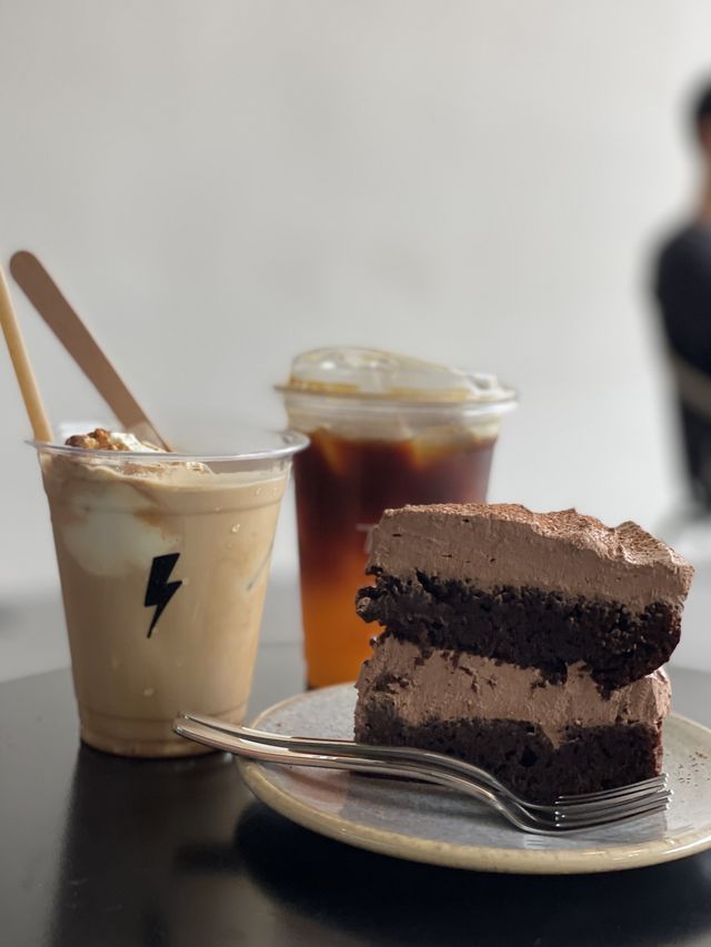 最和諧清新Iced Latte｜清邁必飲隱藏咖啡店🩶