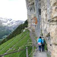 美的像明信片的瑞士懸崖餐廳-Berggasthaus Aescher