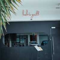 Bobs grill and bar