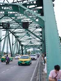 ปากคลองตลาด สะพานเขียว หรือ สะพานพุทธ