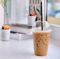 คาเฟ่น้องใหม่เมืองแปดริ้ว
