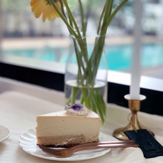 Alice in wonderland Cafe in Sukhumvit 31