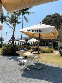 คาเฟ่ชะอำ 𝐛𝐎𝐧𝐧𝐢𝐞 𝐨𝐧 𝐭𝐡𝐞 𝐛𝐞𝐚𝐜𝐡  🏝️