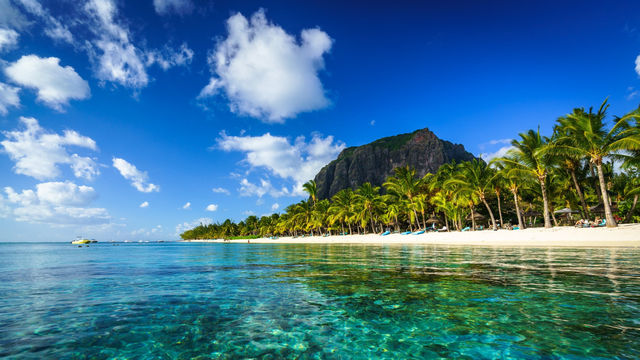 Mauritius – All About Coral Reefs & Beaches