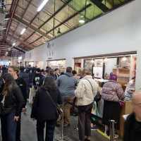 Great market with various food options 