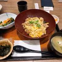 白飯.高麗菜絲.味增湯.免費續加日式定食料理-大戶屋