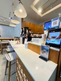 จิบกาแฟชิลๆที่ ว่าง cafe' & bistro