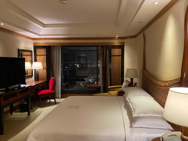 皇家蘭花喜來登大酒店：優惠價格，交通方便