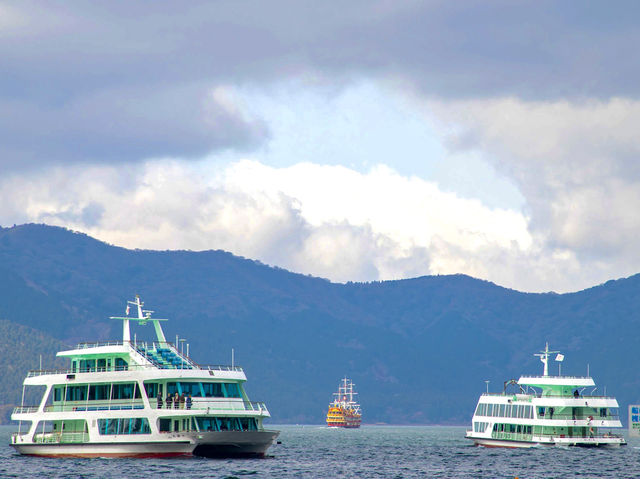 Scenic views of Lake Ashi 