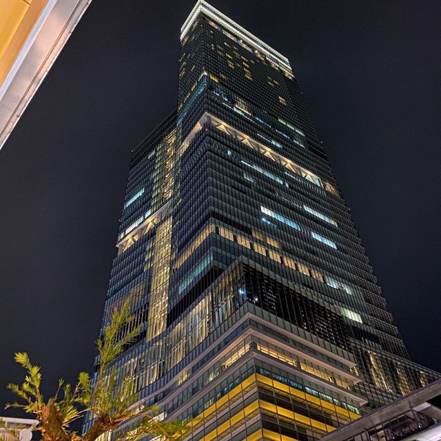 大阪萬豪都酒店，五星級服務，頂樓是景觀台