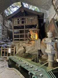 鎌倉の銭洗神社（宇賀福神社）銭を洗って金運アップ財運アップ