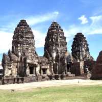 📢 Adventure in Lopburi: Monkey Temples, Historical Ruins, and Cultural Heritage! 🐒🏰 