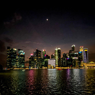 Strolling Around Marina Bay: Singapore's Iconic Waterfront Promenade