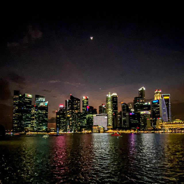 Strolling Around Marina Bay: Singapore's Iconic Waterfront Promenade