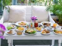 สัมผัสเสน่ห์อันคลาสสิคที่ Devasom Hua Hin Resort