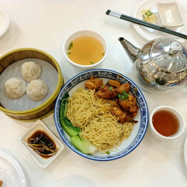 Enjoying a weekday lunch with family!