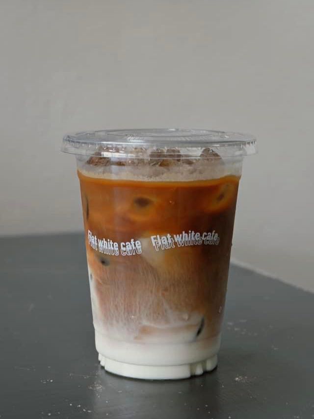 Flat White Cafe x Poshtel - Lampang