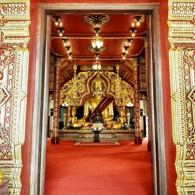 วัดกลางเวียง สักการะเสาสะดือเมืองเชียงราย 