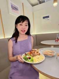 自家烘焙糕點加優質早餐