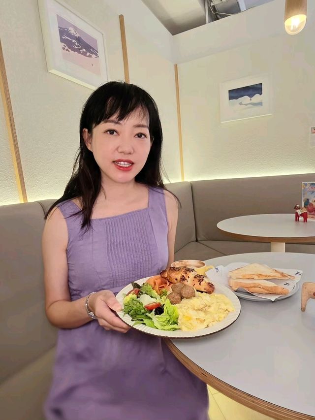 自家烘焙糕點加優質早餐