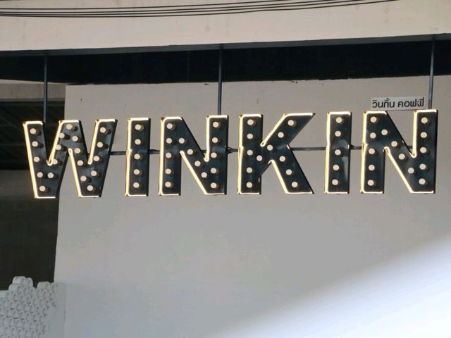 ทานกาแฟริมน้ำที่ Winkin Scintilla 